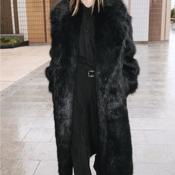 The Frankie Shop Joan Black Faux Fur Collar Coat NWT - Picture 3 of 5